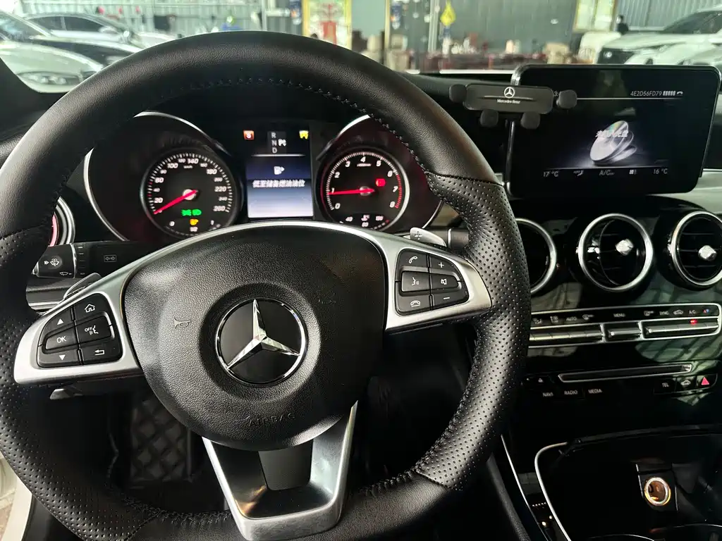 Mercedes-Benz C-Class — миниатюра 8