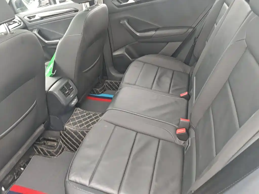 Volkswagen T-Roc — миниатюра 17