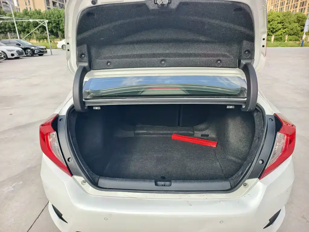 Honda Civic — миниатюра 10