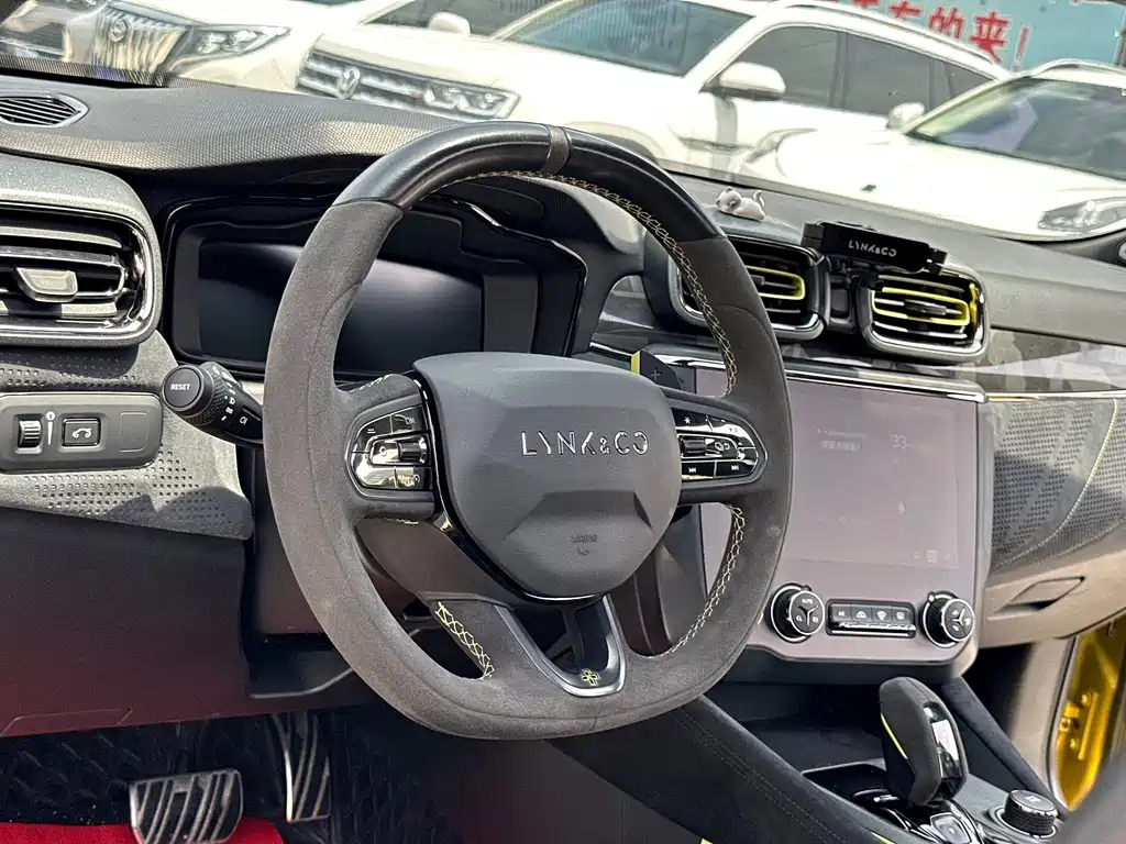 Lynk & Co 03 — миниатюра 17