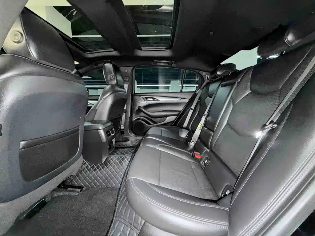 Cadillac CT5 — миниатюра 7