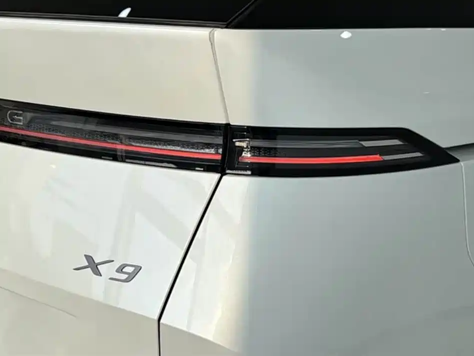 XIAOPENG X9