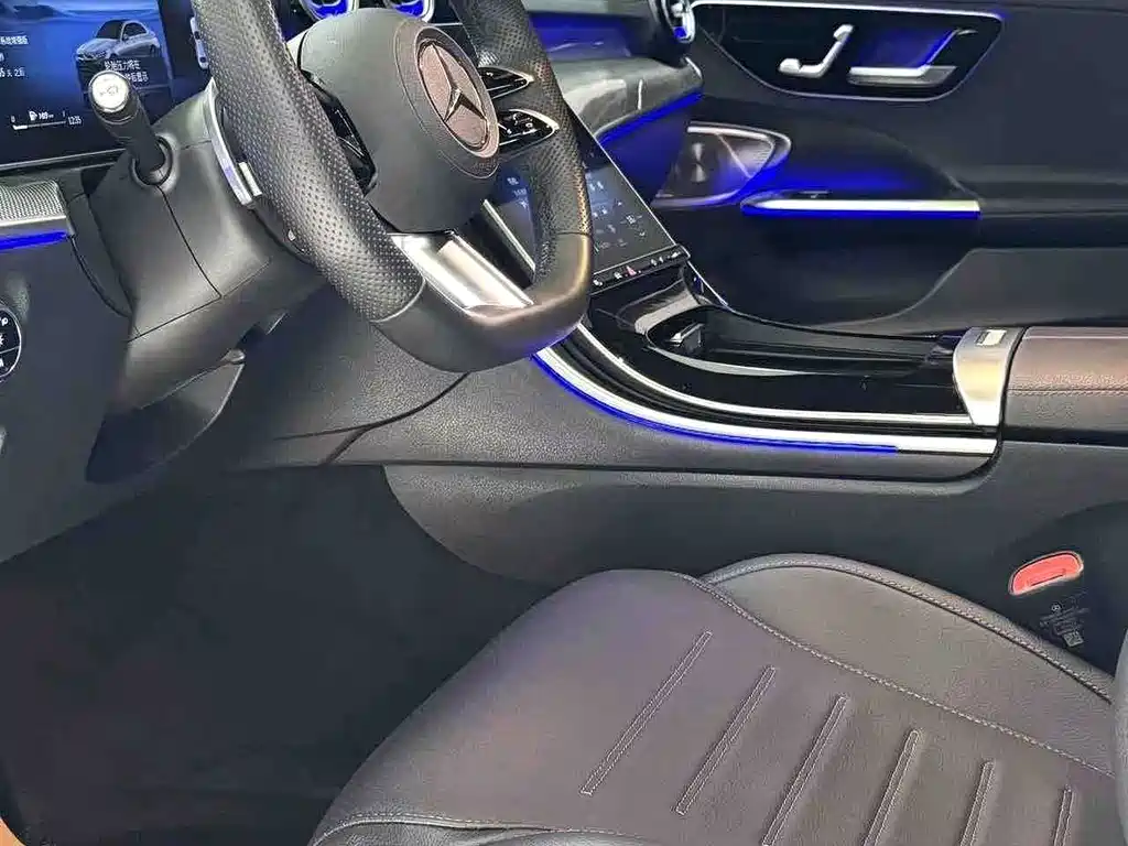 Mercedes-Benz C-Class — миниатюра 6