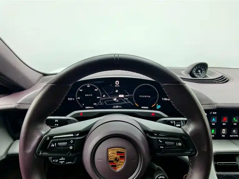 PORSCHE TAYCAN