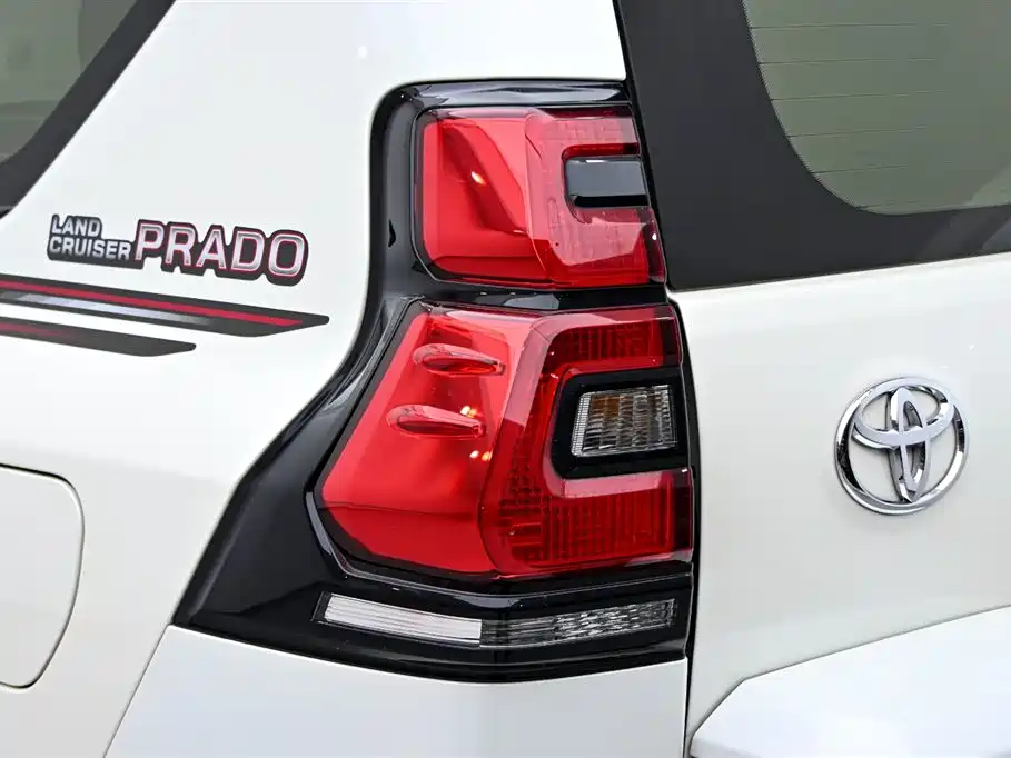 Toyota Land Cruiser Prado 2023 4.0L
