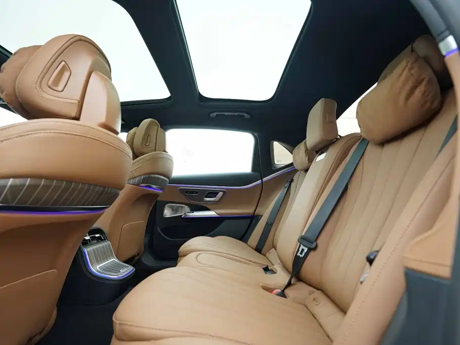 Mercedes-Benz E-Class — миниатюра 18