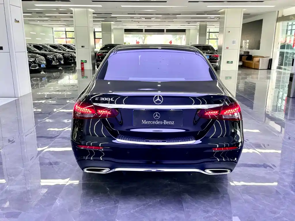 Mercedes-Benz E-Class 2023 — фото 5