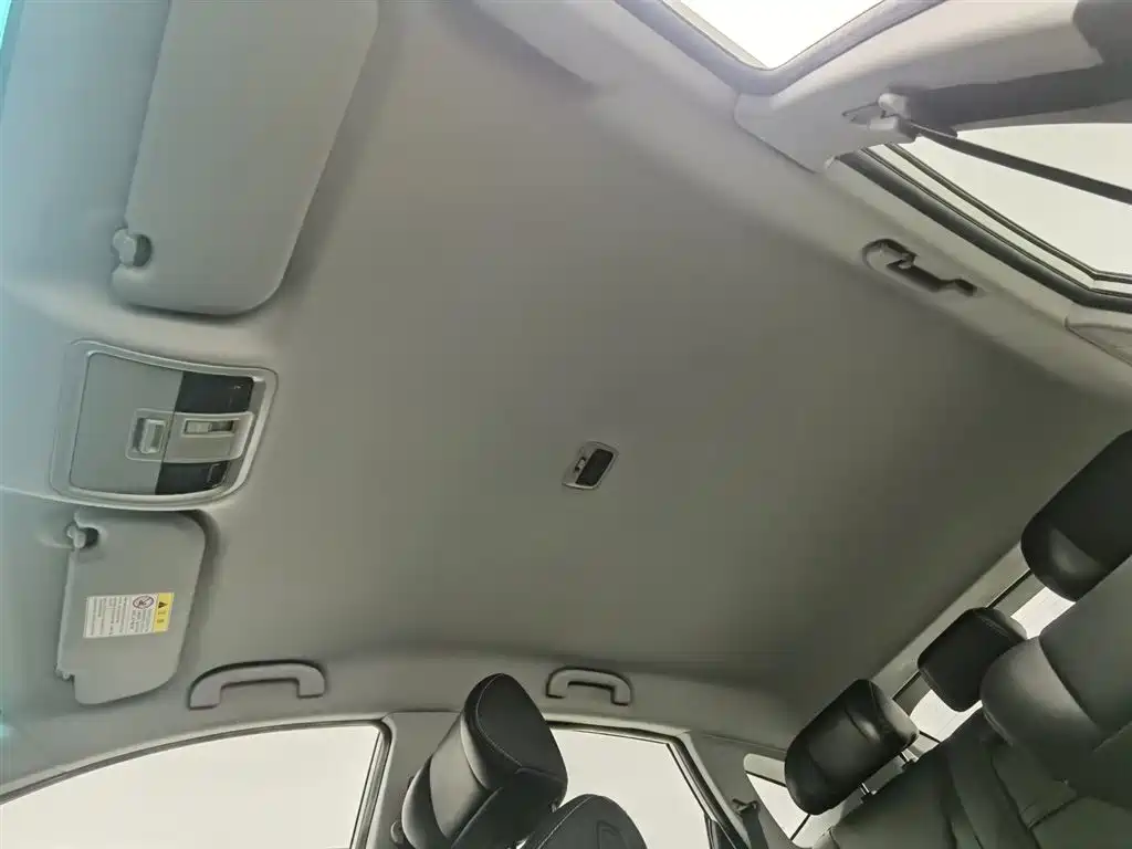 LUXGEN EXCELLENT 6 SUV