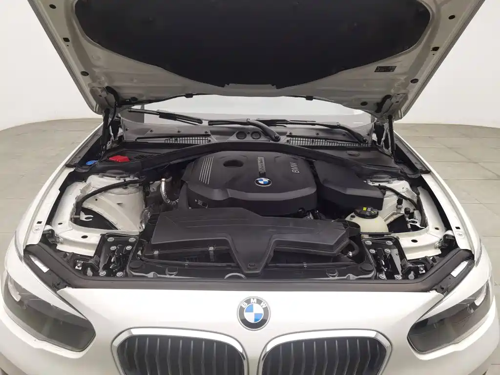 BMW 1 Series (Import) — миниатюра 6