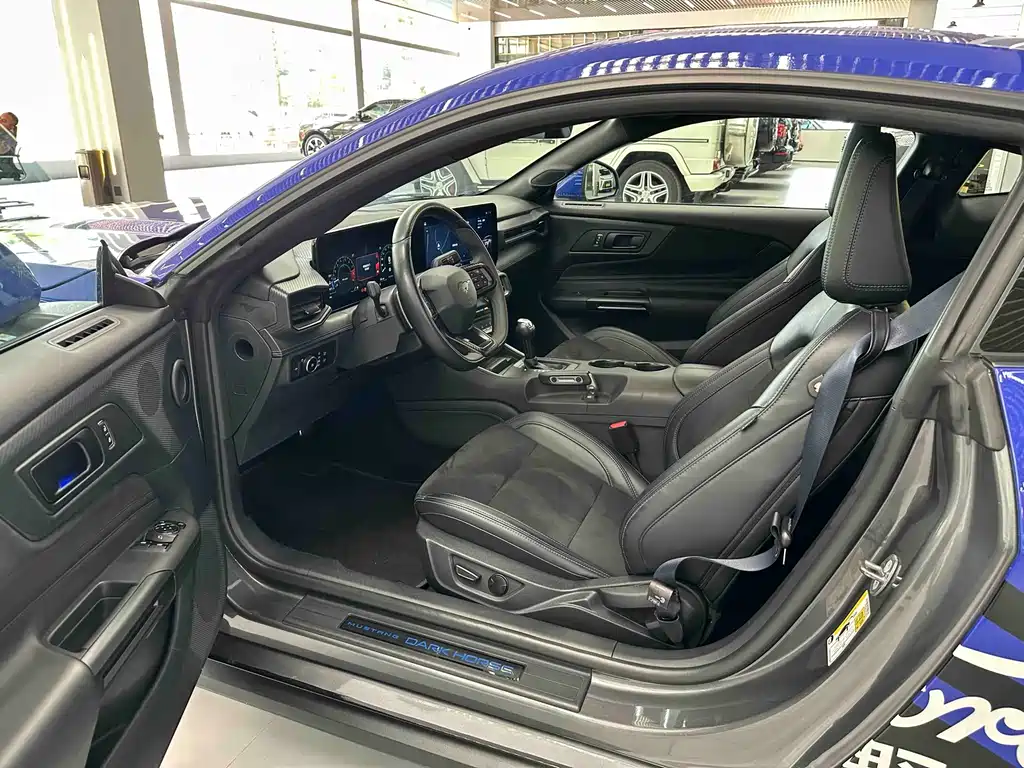 Ford Mustang 2024 5.0L V8 Dark Horse