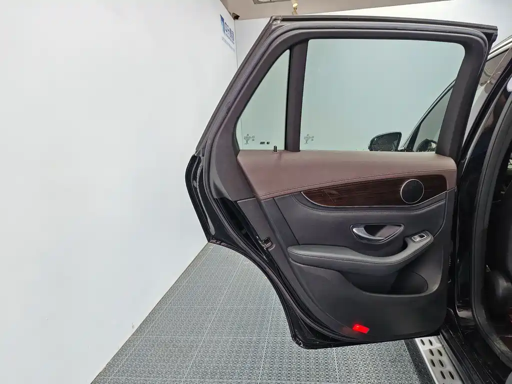 Mercedes-Benz GLC — миниатюра 13