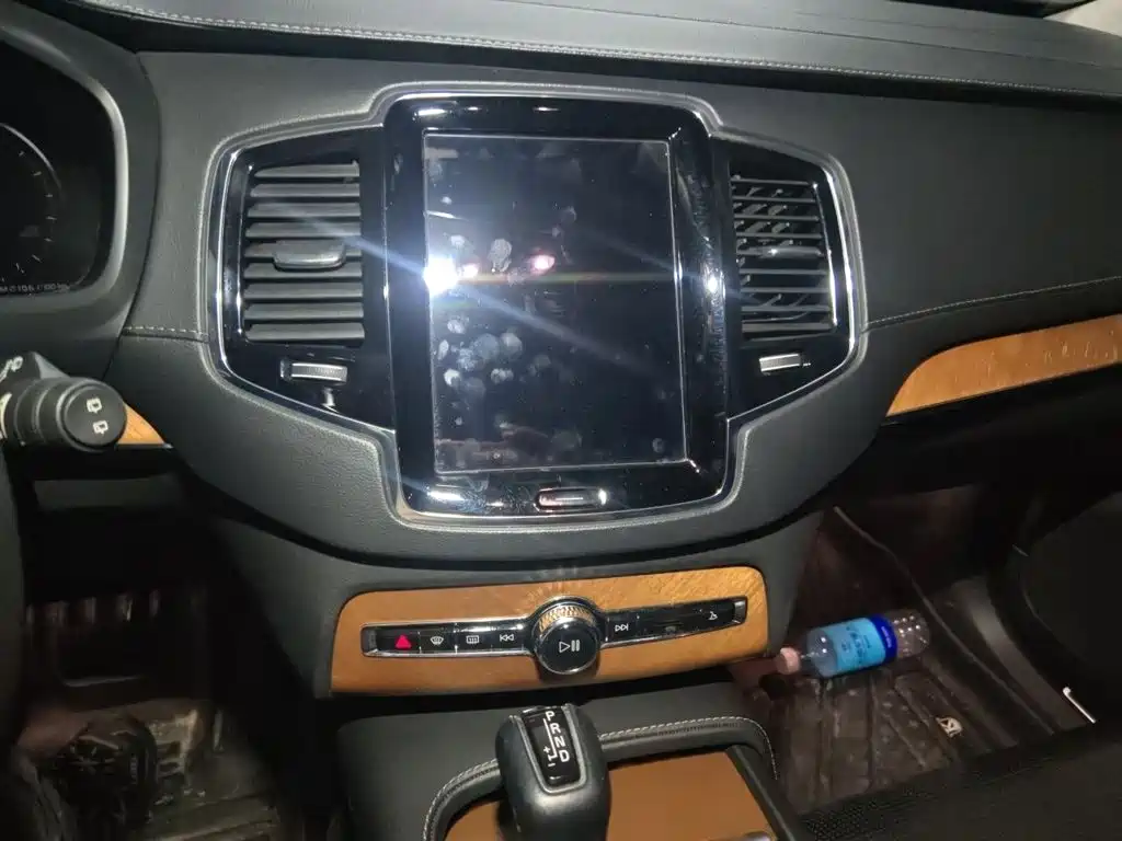 Volvo XC90 — миниатюра 6