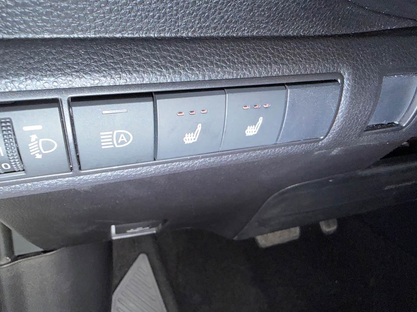 Toyota Levin 1.2 л 2023 г. Белый, пробег 29000 км