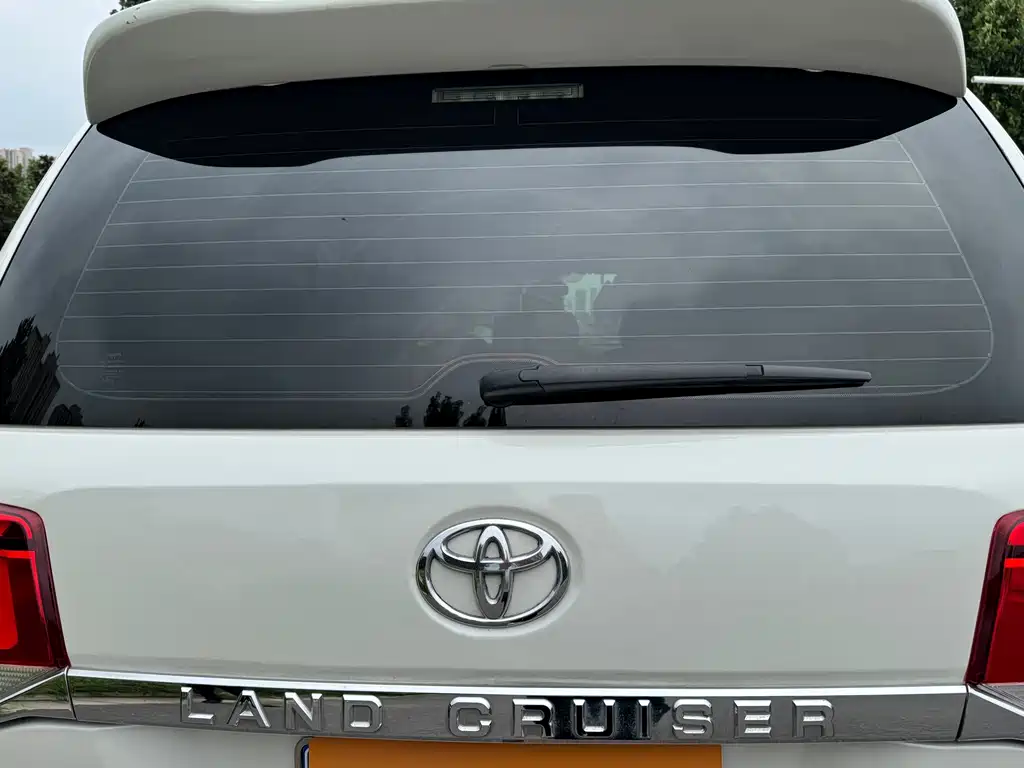 Toyota Land Cruiser — миниатюра 8