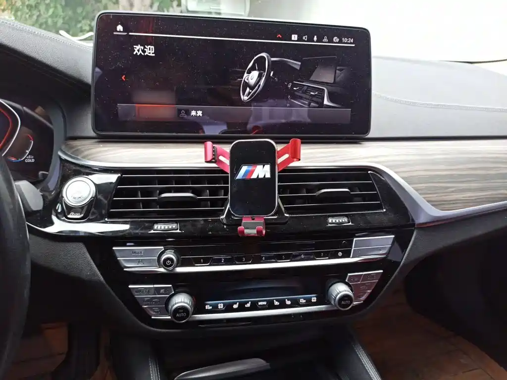 BMW 5 Series — миниатюра 6