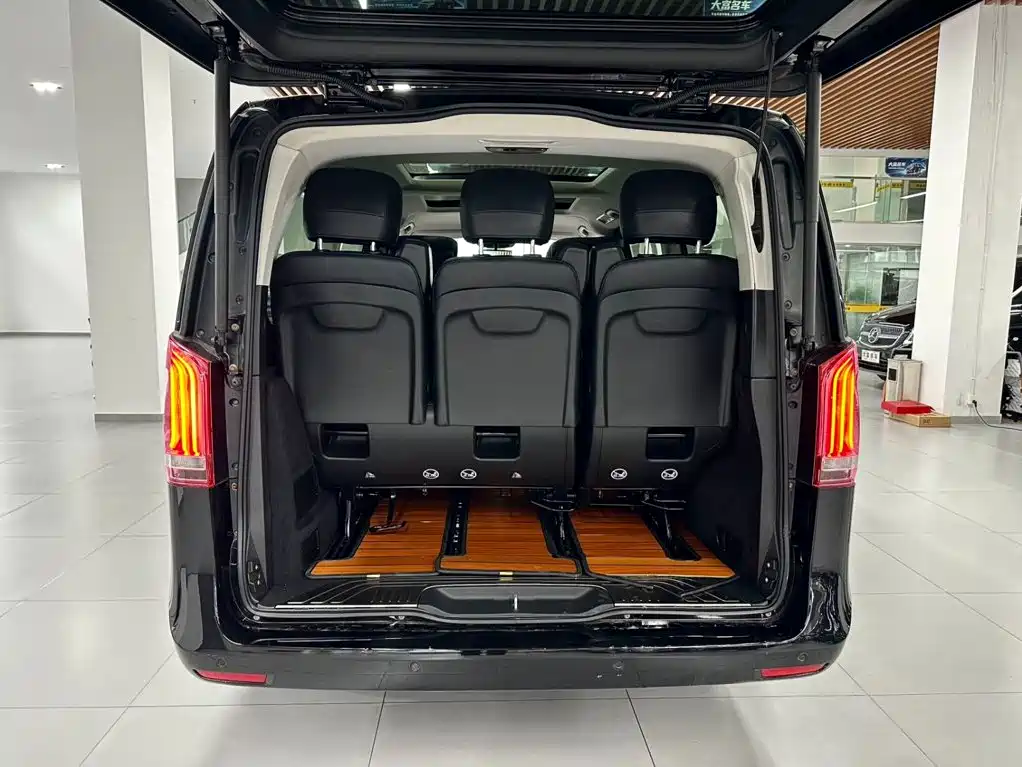 Mercedes-Benz V-Class — миниатюра 15