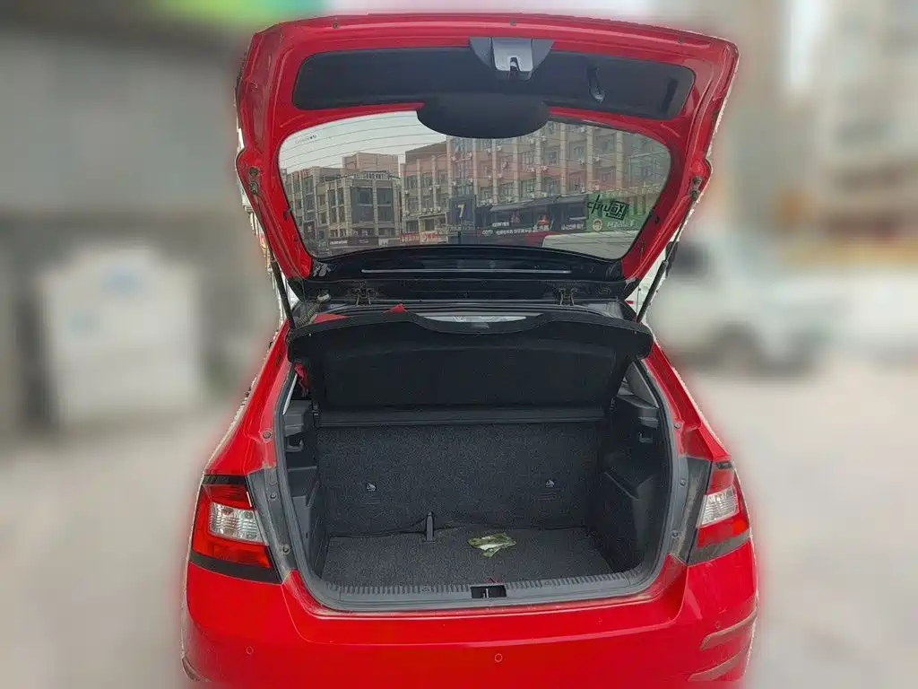 Skoda Fabia — миниатюра 10