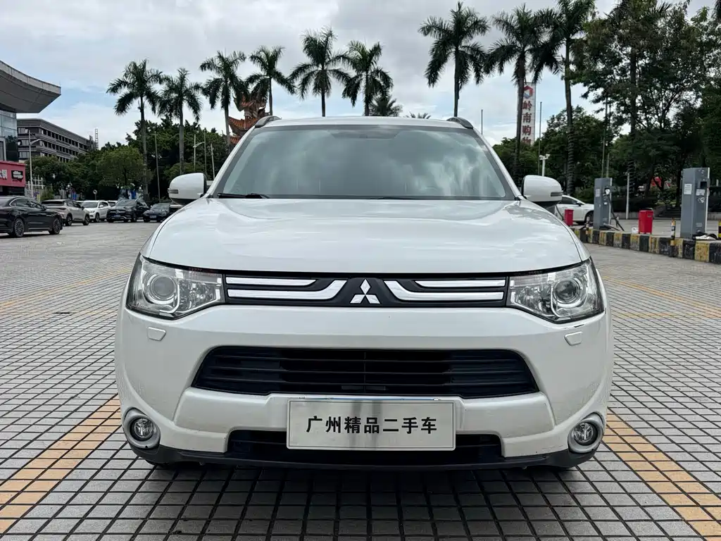 Mitsubishi Outlander (Import) — миниатюра 2