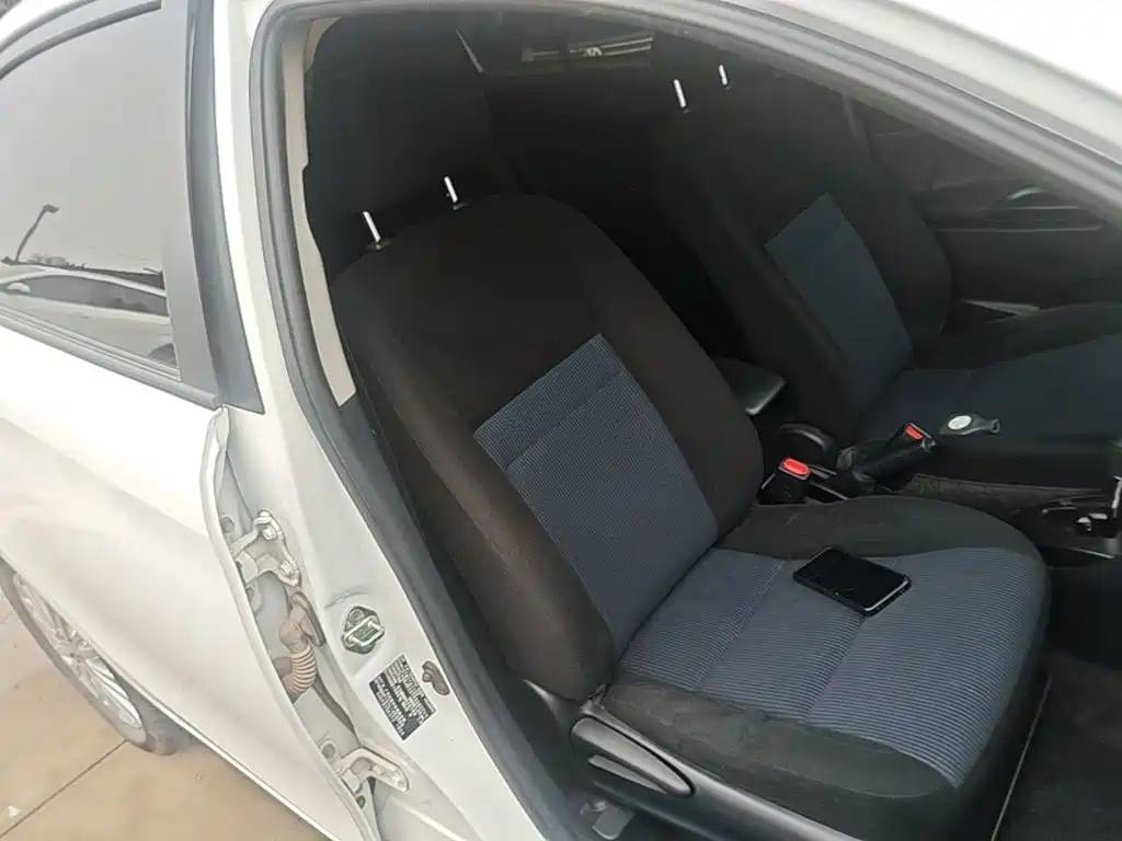 Toyota Yaris L — миниатюра 25