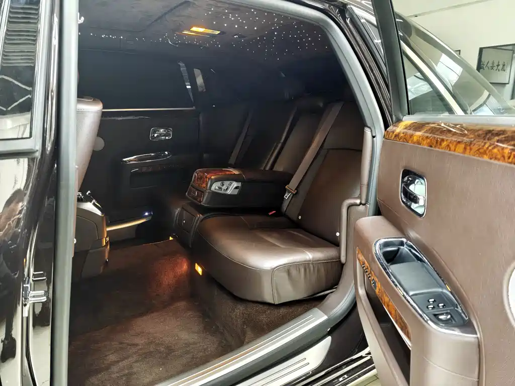 Rolls-Royce Ghost — миниатюра 4