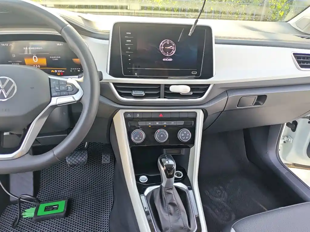 Volkswagen T-Roc — миниатюра 13