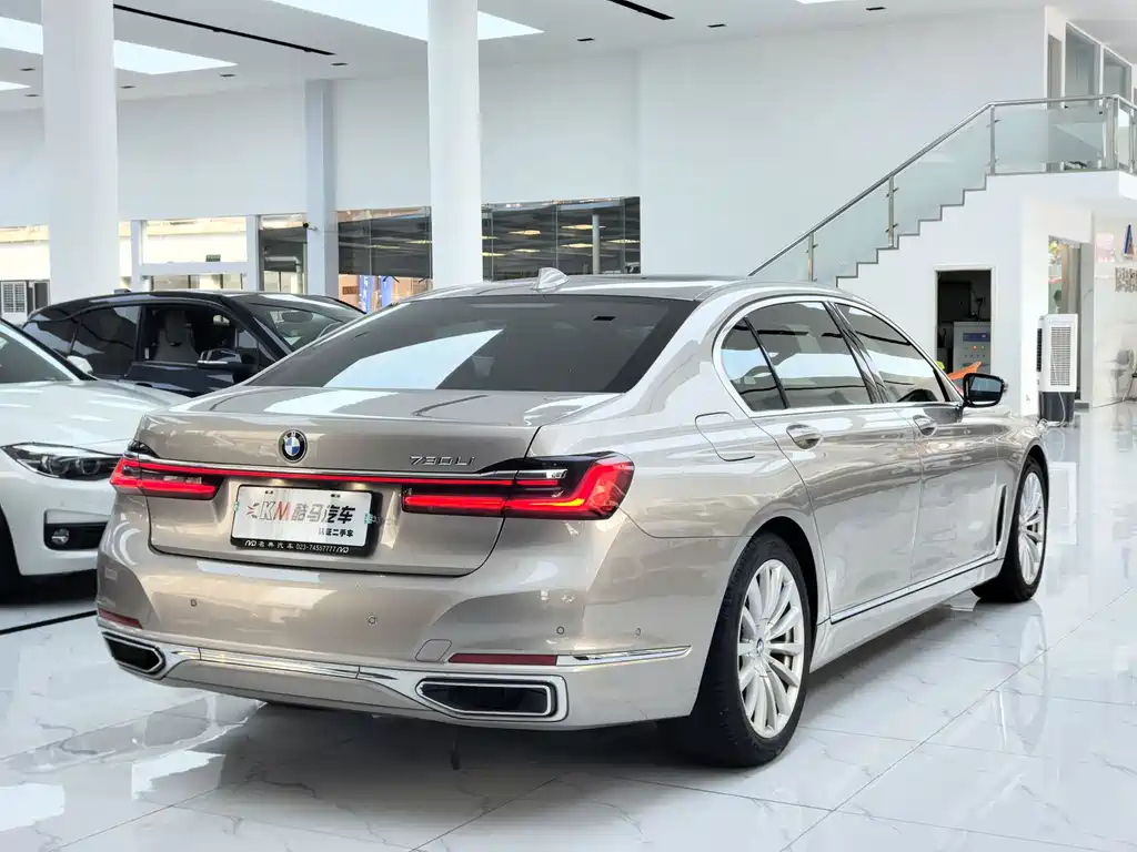 BMW 7 SERIES