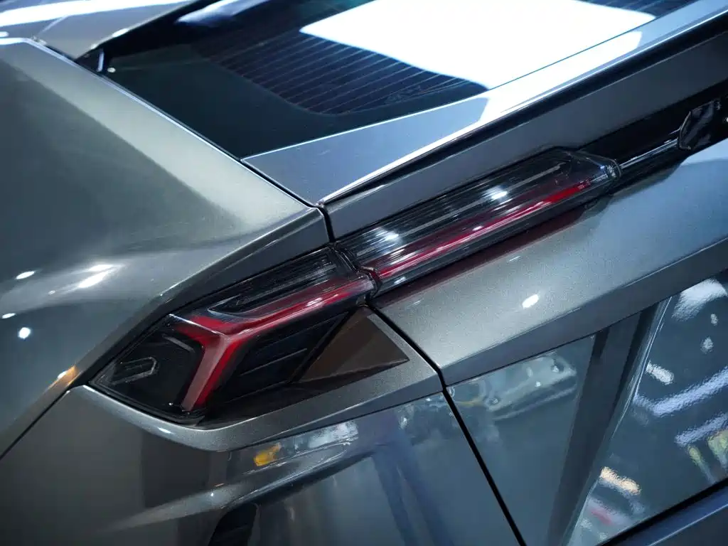 Lamborghini Urus — миниатюра 14