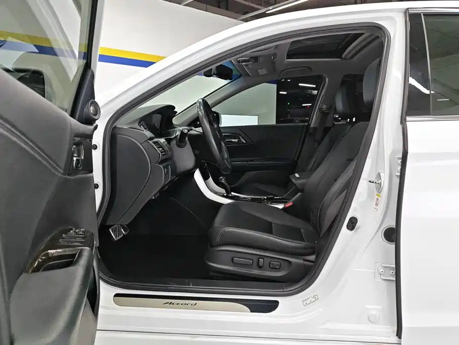 Honda Accord — миниатюра 9