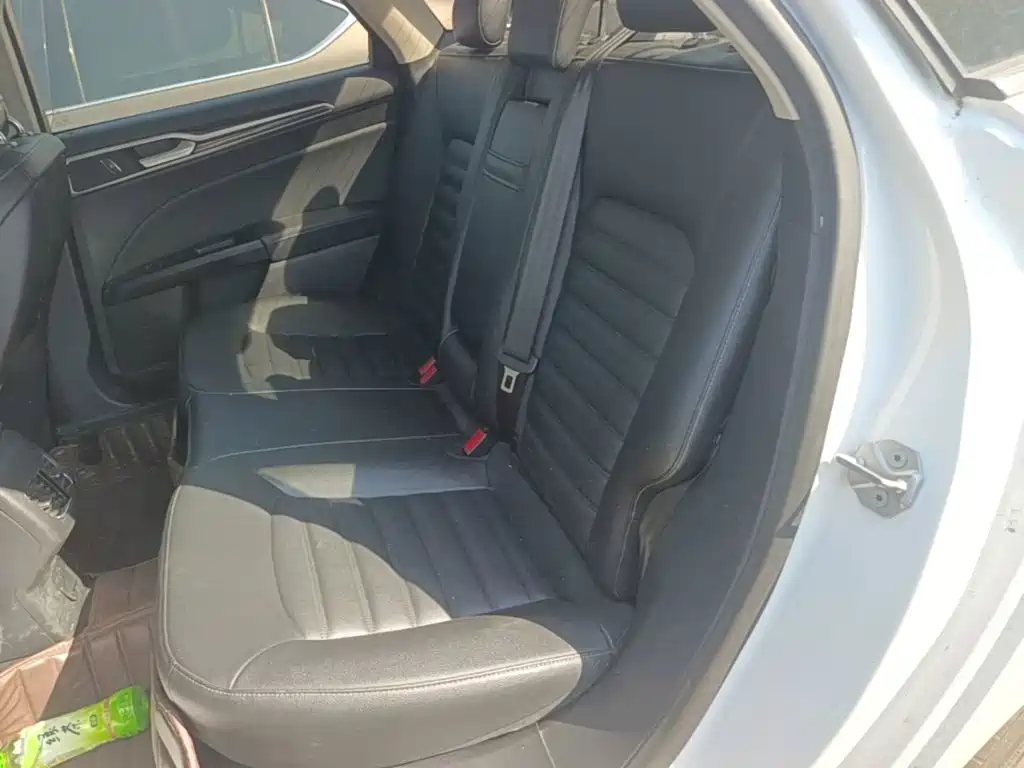 Ford Mondeo — миниатюра 17