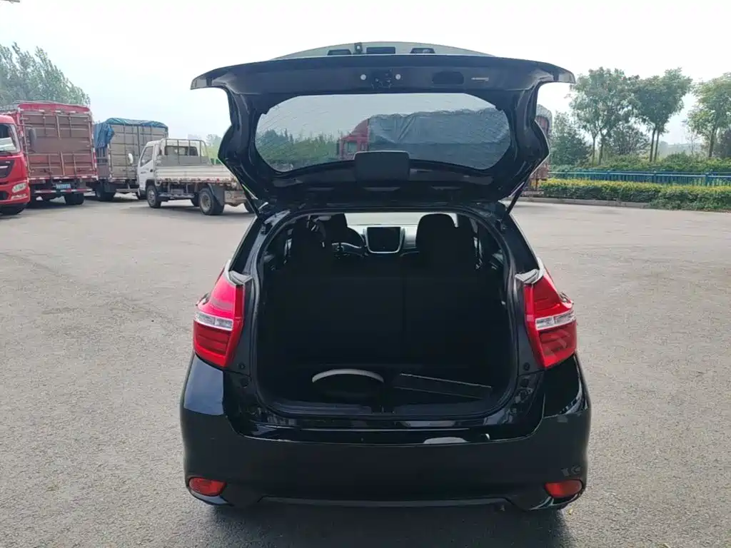 Toyota Yaris L — миниатюра 19