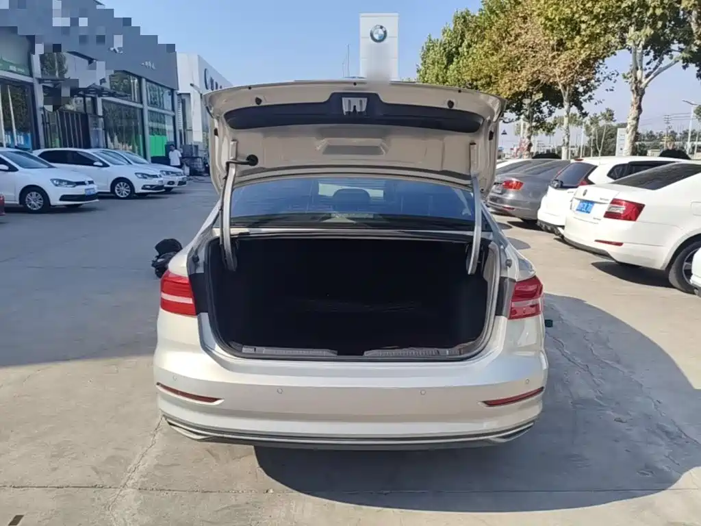 Volkswagen Lavida — миниатюра 19