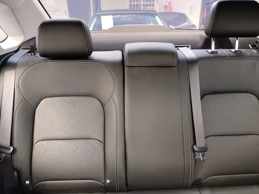 Geely Emgrand — миниатюра 12