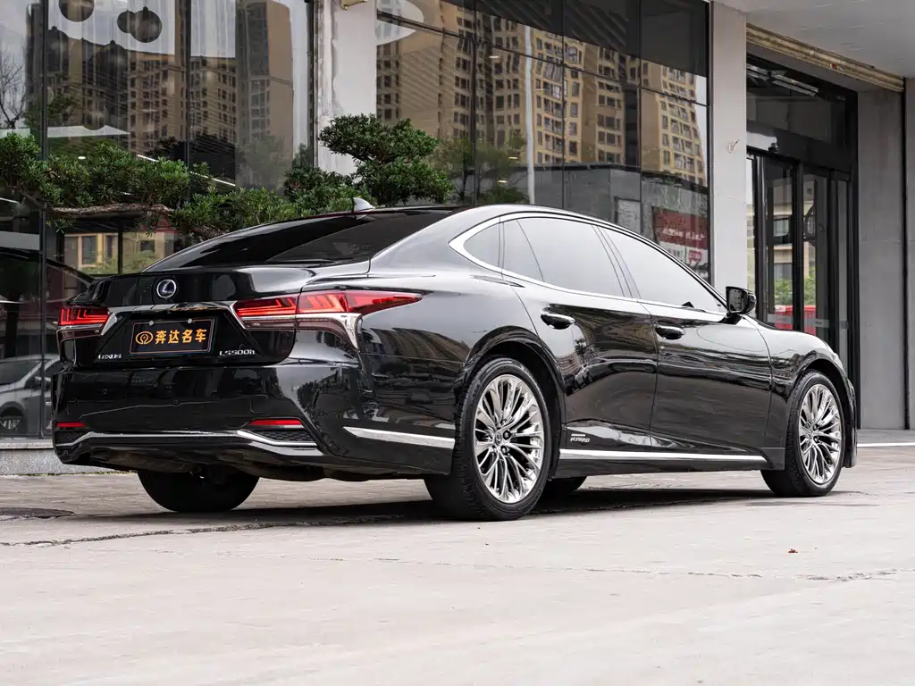 Lexus LS — миниатюра 3