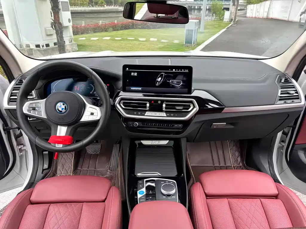BMW iX3 — миниатюра 6