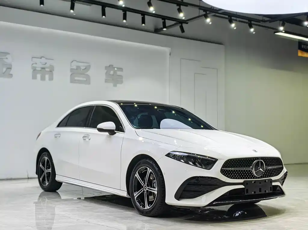Mercedes-Benz A-Class 2023 — фото 3