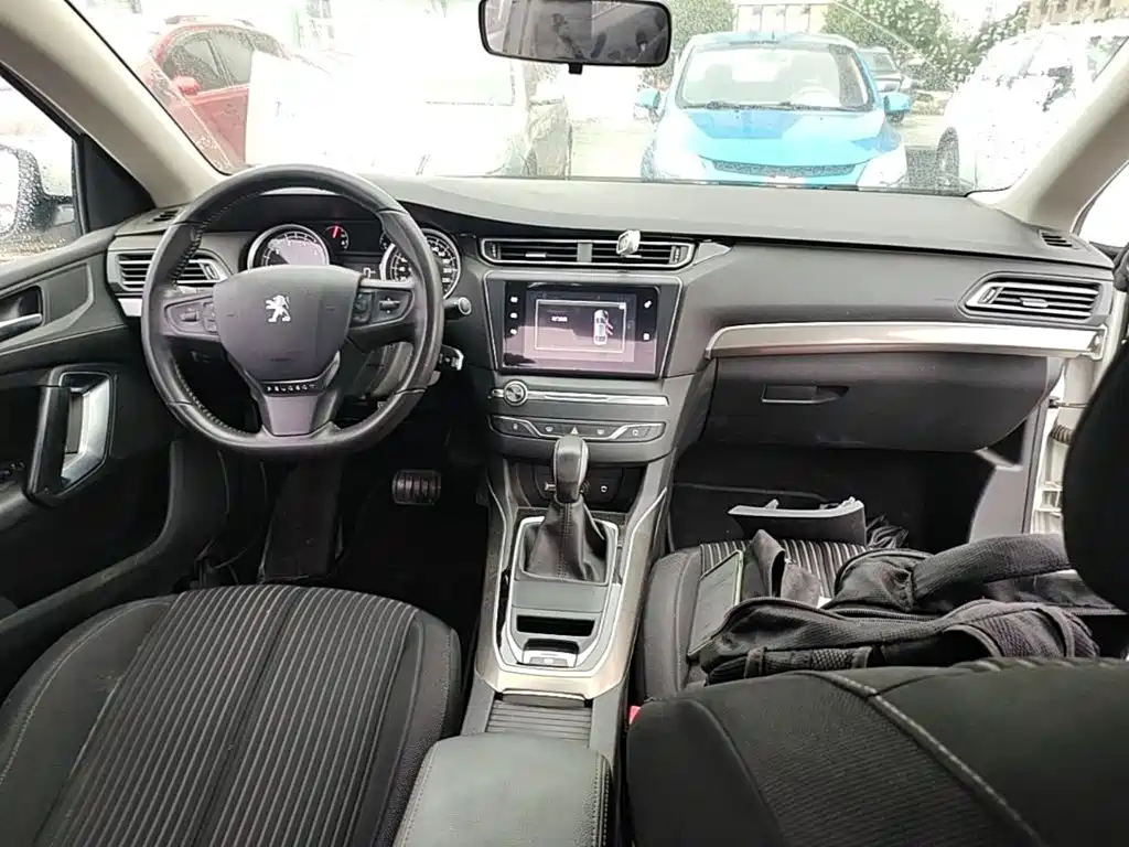 Peugeot 408 — миниатюра 10