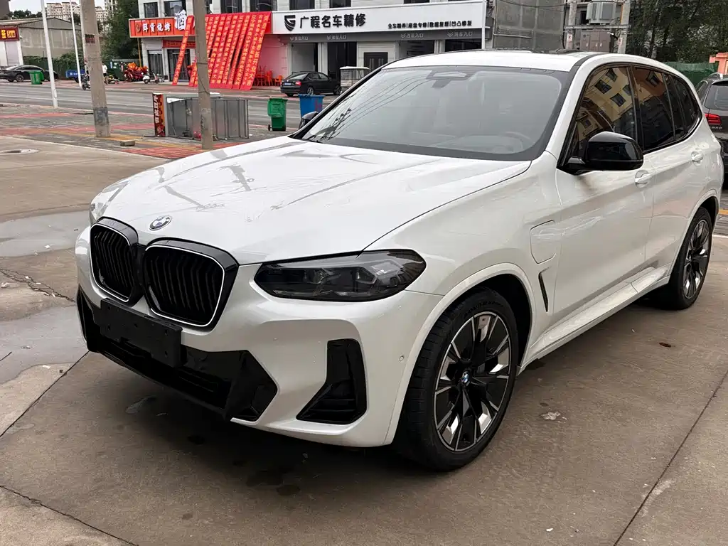BMW iX3 — миниатюра 2