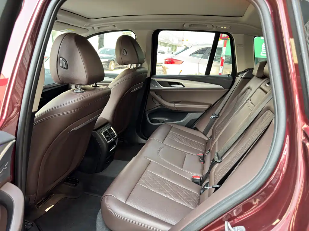 BMW iX3 — миниатюра 9