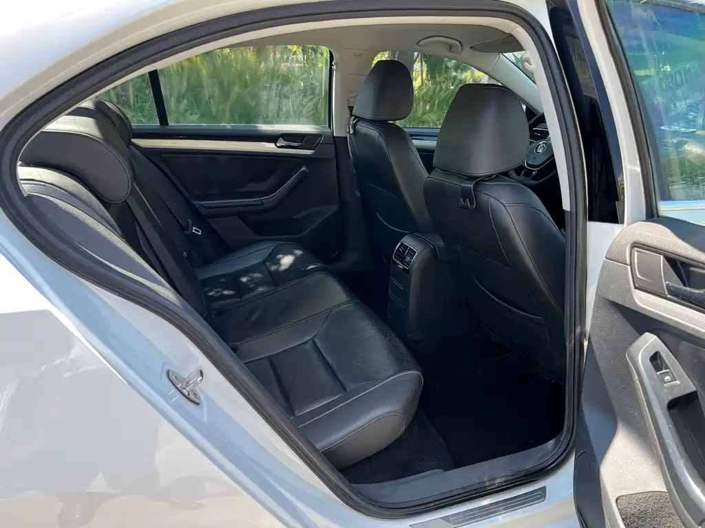 Volkswagen Sagitar — миниатюра 15