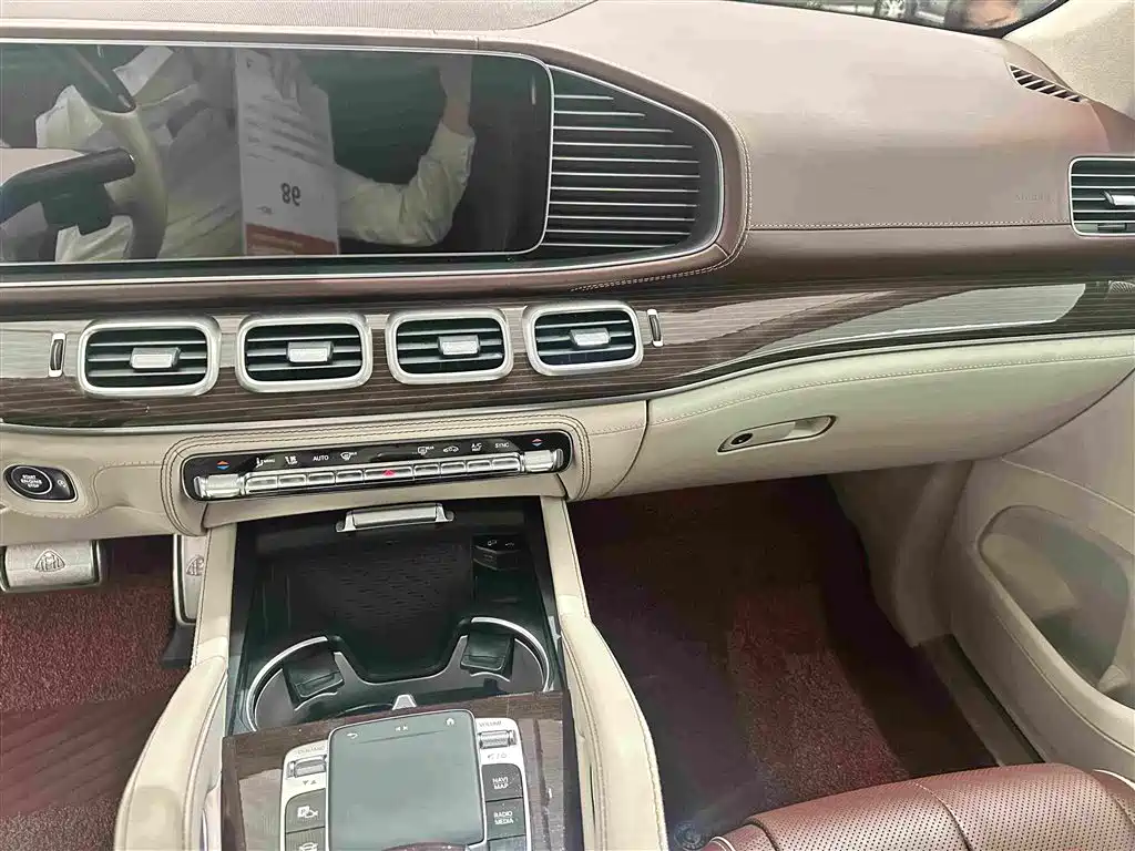 Mercedes-Benz GLS — миниатюра 10