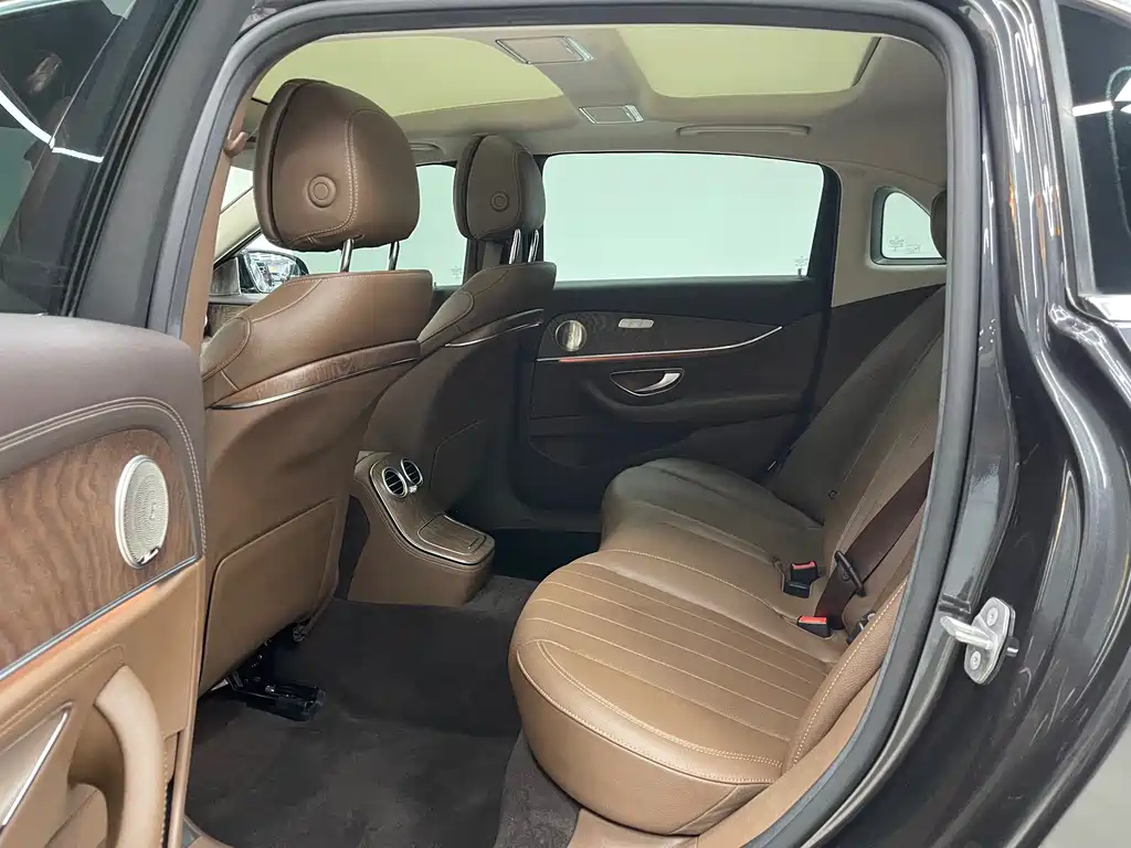 Mercedes-Benz E-Class New Energy — миниатюра 14