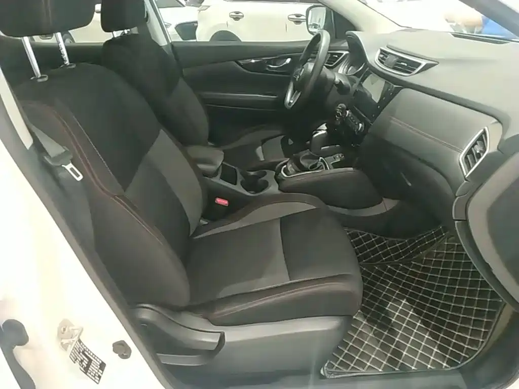 Nissan Qashqai — миниатюра 25
