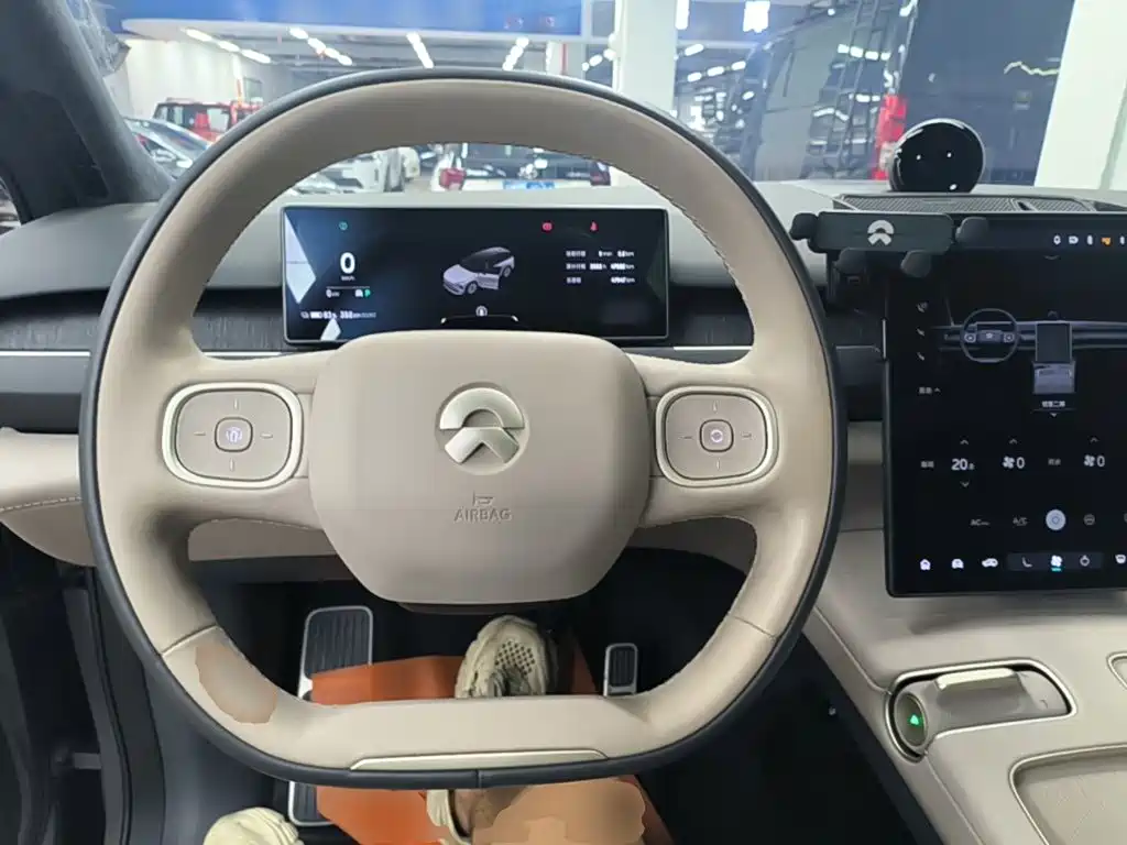 NIO ES8 — миниатюра 11