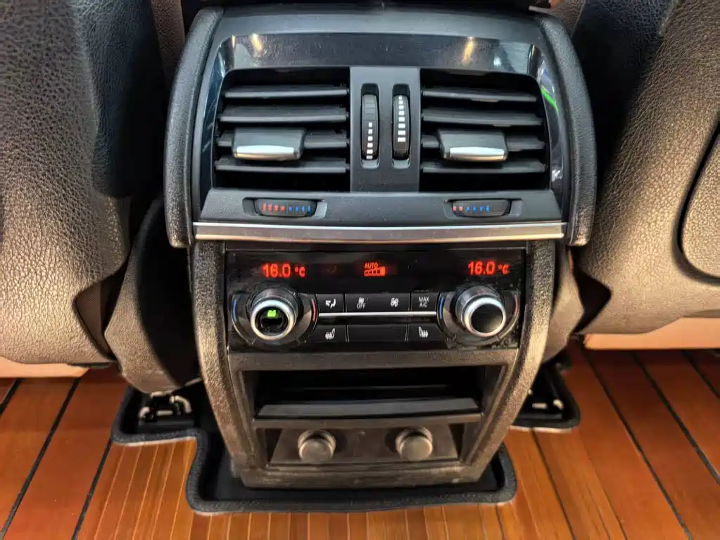 BMW X5 (Import) — миниатюра 17