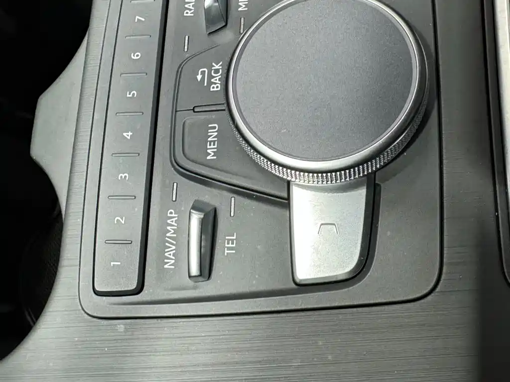 Audi A4L — миниатюра 16