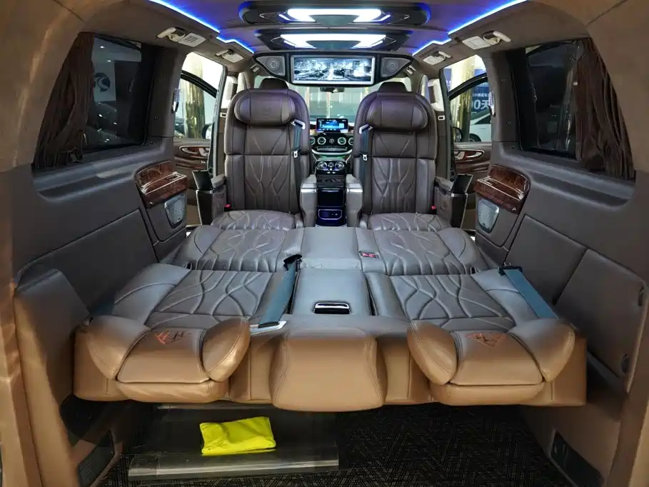 Mercedes-Benz Vito 2023 — фото 16