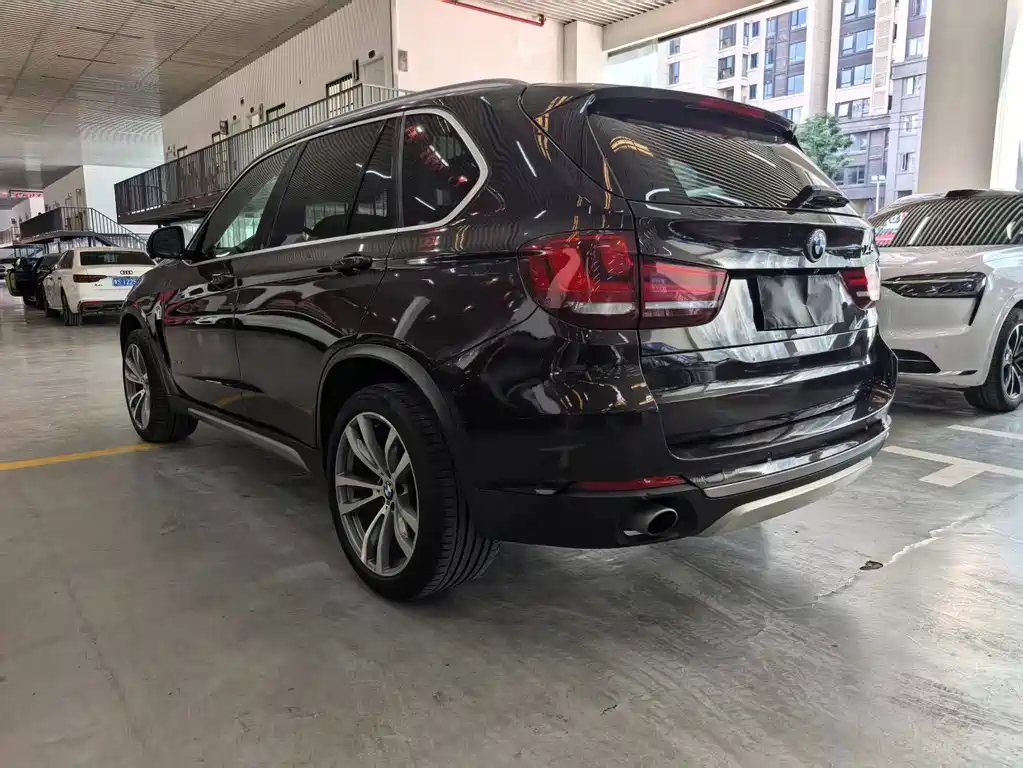 BMW X5 (Import) — миниатюра 6