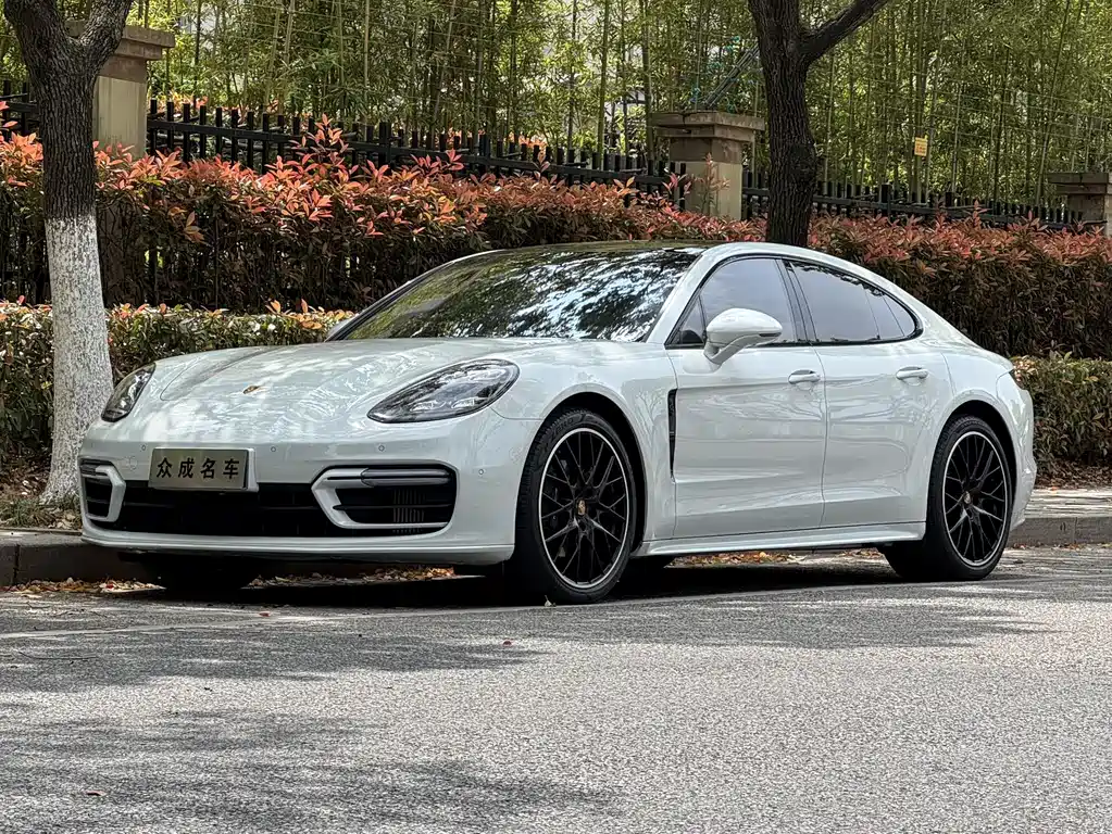 Porsche Panamera 2022