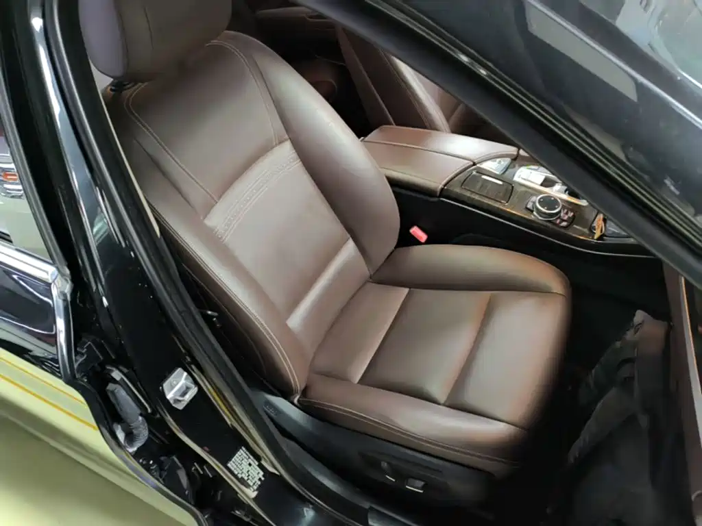 BMW 5 Series — миниатюра 25