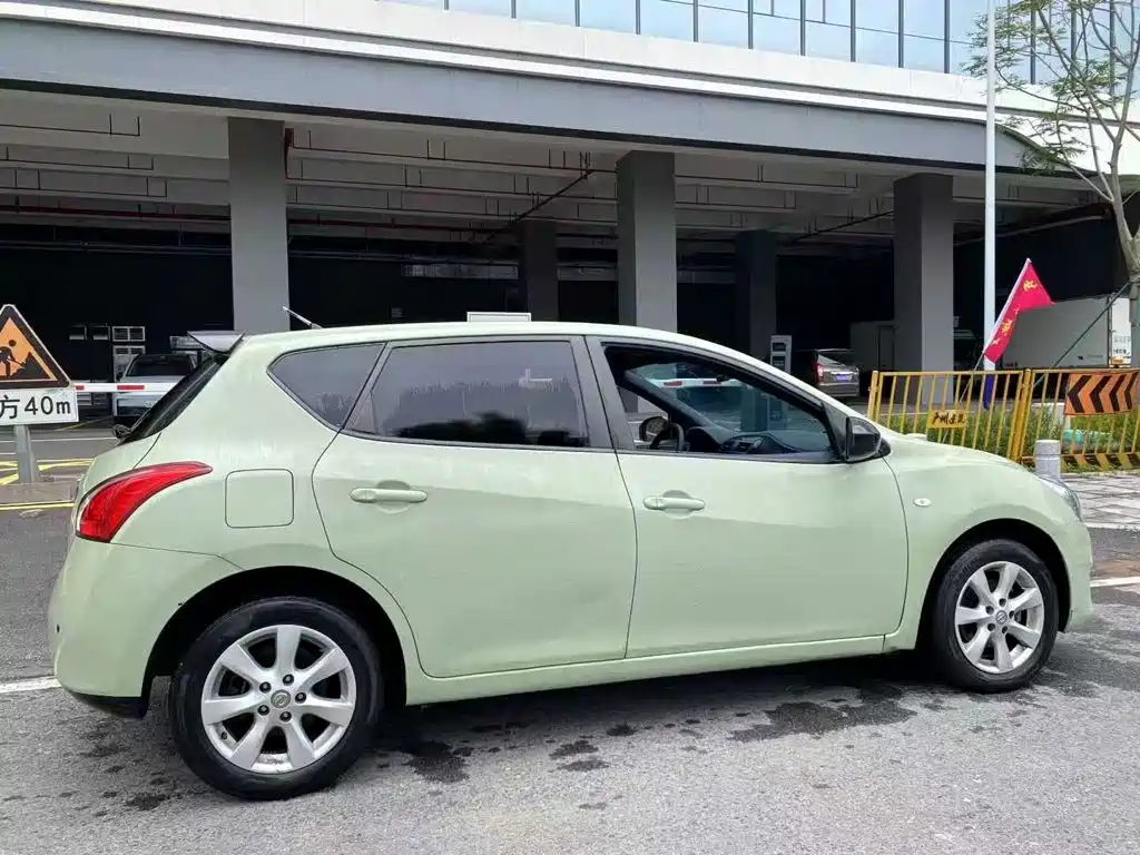 Nissan Tiida — миниатюра 3